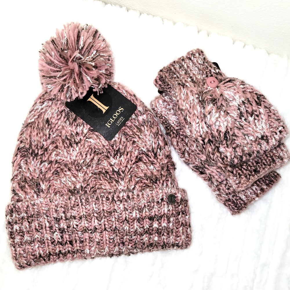 Igloos beanie and mitten set
